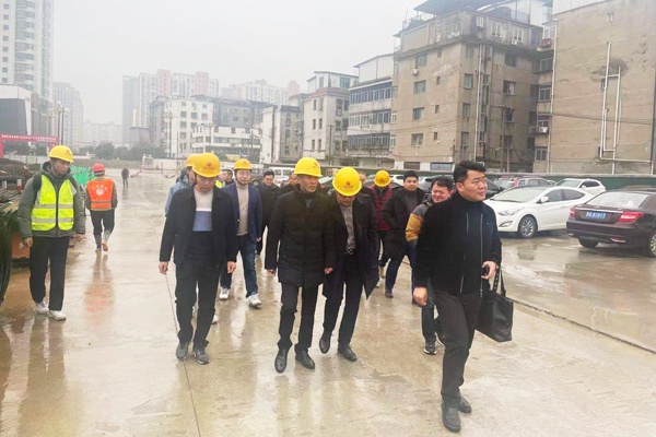 1609316085208700.jpg 南昌市住建局專家蒞臨桃花南路安置房項(xiàng)目開展考核評(píng)價(jià)工作600400P1.jpg