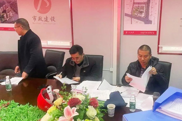 1609316092798088.jpg 南昌市住建局專家蒞臨桃花南路安置房項(xiàng)目開展考核評(píng)價(jià)工作600400P2.jpg