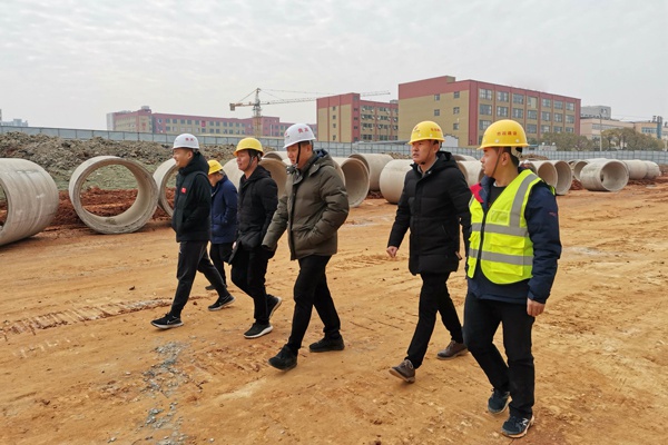 1609728572947016.jpg 南昌市政建設(shè)黨委書記徐旭廣州路東延市政工程項(xiàng)目指導(dǎo)工作600400P1.jpg