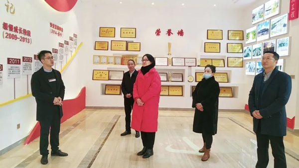 1611740950111197.jpg 南昌市總工會走訪慰問南昌市政建設(shè)集團困難職工6002.jpg