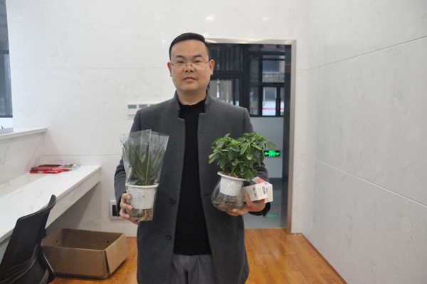 1614941008110773.jpg 南昌市政建設(shè)集團(tuán)開展學(xué)雷鋒文明城市共創(chuàng)共建舊物兌換活動3.jpg