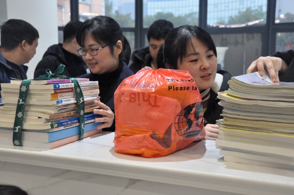 1614941040998837.jpg 南昌市政建設(shè)集團(tuán)開展學(xué)雷鋒文明城市共創(chuàng)共建舊物兌換活動5.jpg