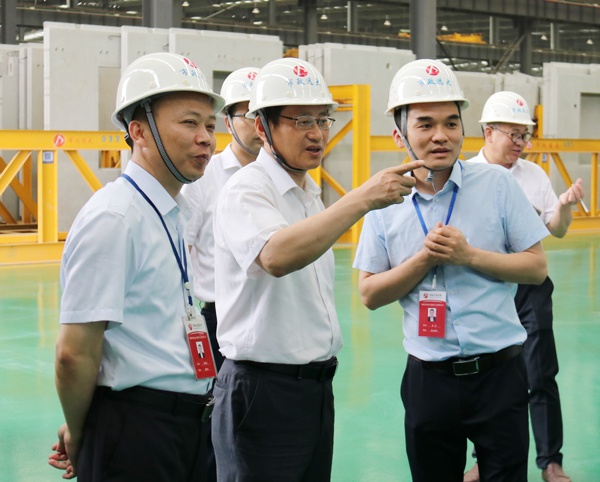 1620898662695970.jpg 江西省工信廳副廳長江明成蒞臨市政遠(yuǎn)大公司調(diào)研裝配式建筑600.jpg