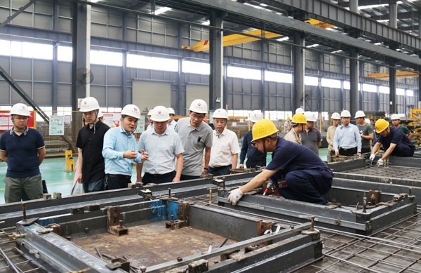 1622183209970800.jpg 贛江新區(qū)考察團(tuán)蒞臨市政遠(yuǎn)大調(diào)研裝配式建筑6002.jpg