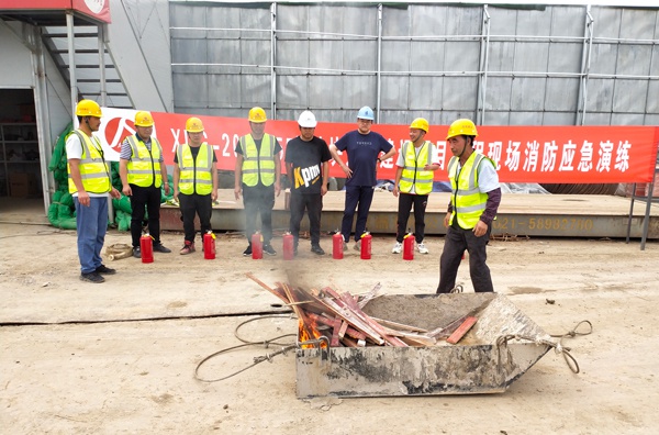 1623916307200307.jpg 無錫XDG-2020-55號(hào)地塊開發(fā)建設(shè)項(xiàng)目部開展消防應(yīng)急演練6001.jpg