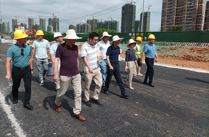1627616194855024.jpg 鄭學(xué)平蒞臨廣州路東延工程項目進(jìn)行質(zhì)量安全檢查6911.jpg