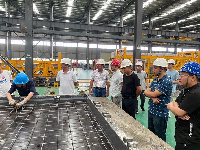 1629077422953384.jpg 南昌縣人才公共實(shí)訓(xùn)基地項(xiàng)目PC構(gòu)件首次吊裝6911.jpg