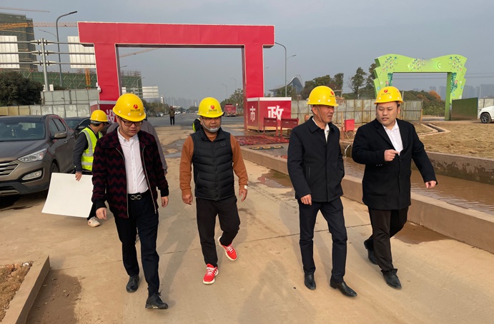 1639098833568872.jpg 南昌市政建設集團張世東前往南昌縣小藍快速化工程項目檢查指導691.jpg