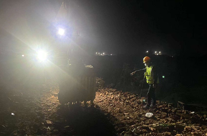 1649292864884277.jpg 清明假期 他們堅(jiān)守項(xiàng)目建設(shè)一線1.jpg