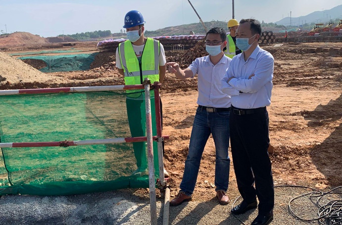 1652663024588993.jpg 徐海龍前往綠色產(chǎn)業(yè)園項目督導(dǎo)疫情防控工作691.jpg