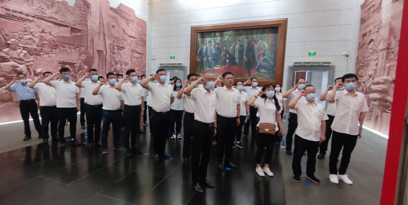 南昌市政建設(shè)集團(tuán)開展“迎七一”系列活動(dòng)暨不忘初心廣場啟用儀式