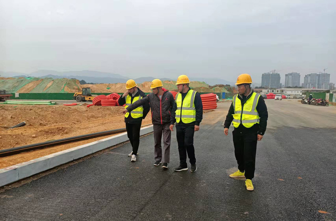 五一勞動獎?wù)芦@得者項目黨支部書記、副總工程師周天奇