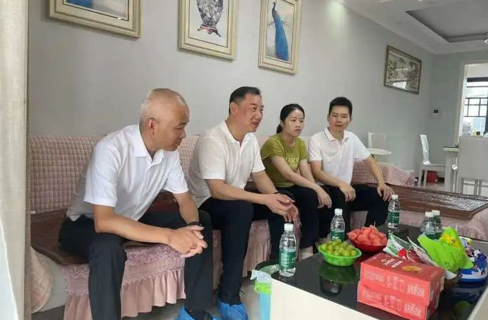 南昌市政建設(shè)集團(tuán)開展廉政家訪 南昌市政建設(shè)集團(tuán)開展廉政家訪