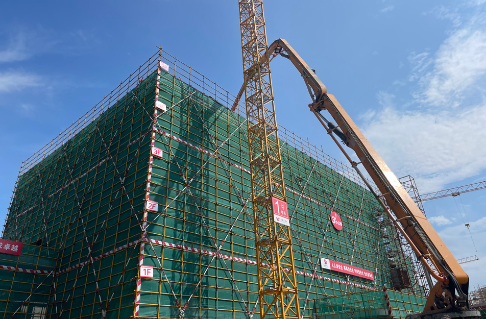 上饒馬家柚產(chǎn)業(yè)園項目生活樓、辦公樓主體結(jié)構(gòu)封頂