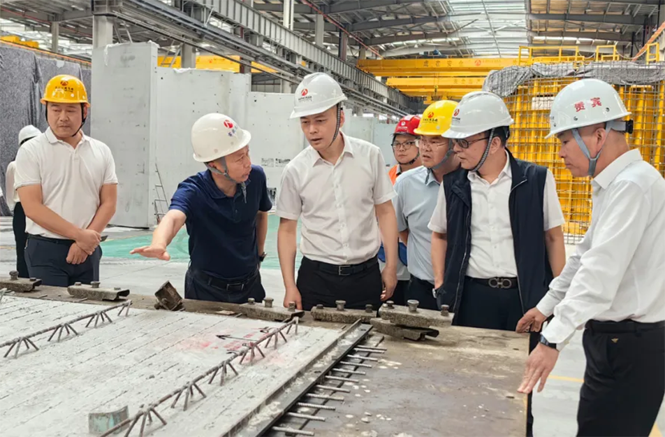 葛威敏到綠色產(chǎn)業(yè)園、新建區(qū)人民醫(yī)院二部項(xiàng)目調(diào)研