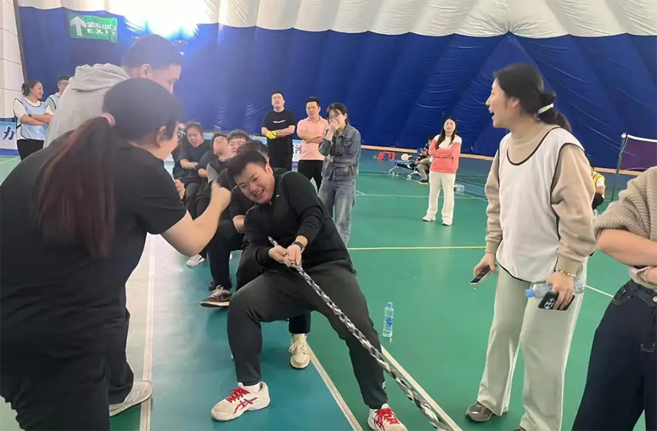 南昌市政建設(shè)集團(tuán)有限公司與新宇建設(shè)拔河團(tuán)建活動 南昌市政建設(shè)集團(tuán)有限公司與新宇建設(shè)拔河團(tuán)建活動