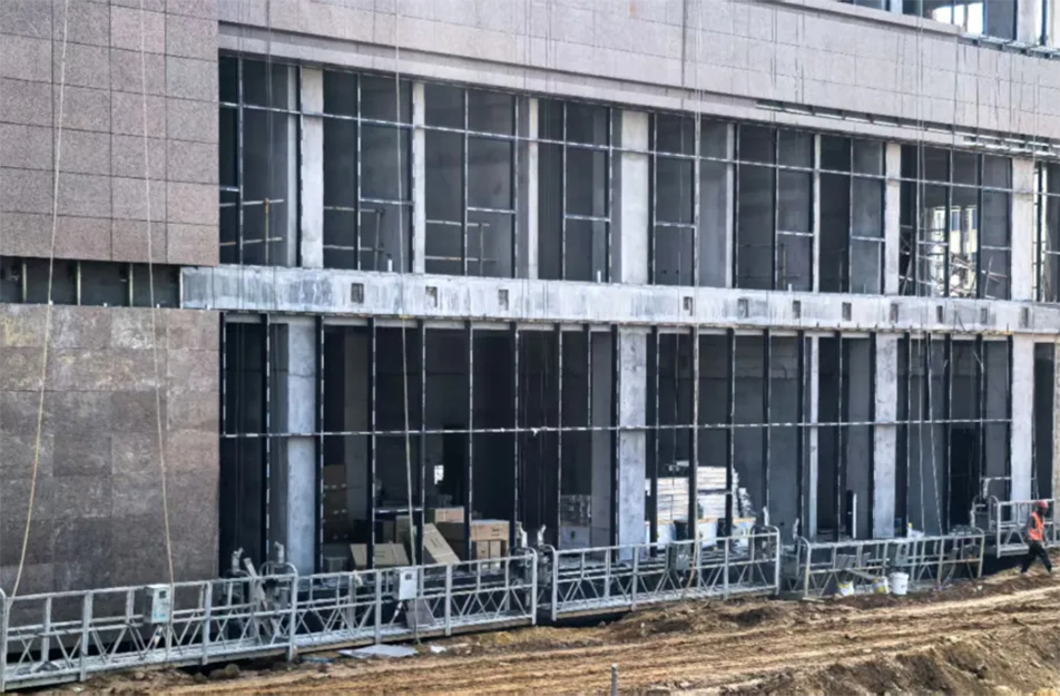 南昌市政建設(shè)集團(tuán)有限公司緊急開展強(qiáng)對(duì)流天氣專項(xiàng)安全檢查，全面排查設(shè)備加固、用電安全、排水防澇及應(yīng)急物資，筑牢極端天氣施工安全防線