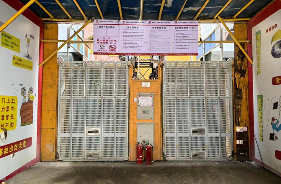 南昌市政建設(shè)集團(tuán)有限公司緊急開展強(qiáng)對(duì)流天氣專項(xiàng)安全檢查，全面排查設(shè)備加固、用電安全、排水防澇及應(yīng)急物資，筑牢極端天氣施工安全防線