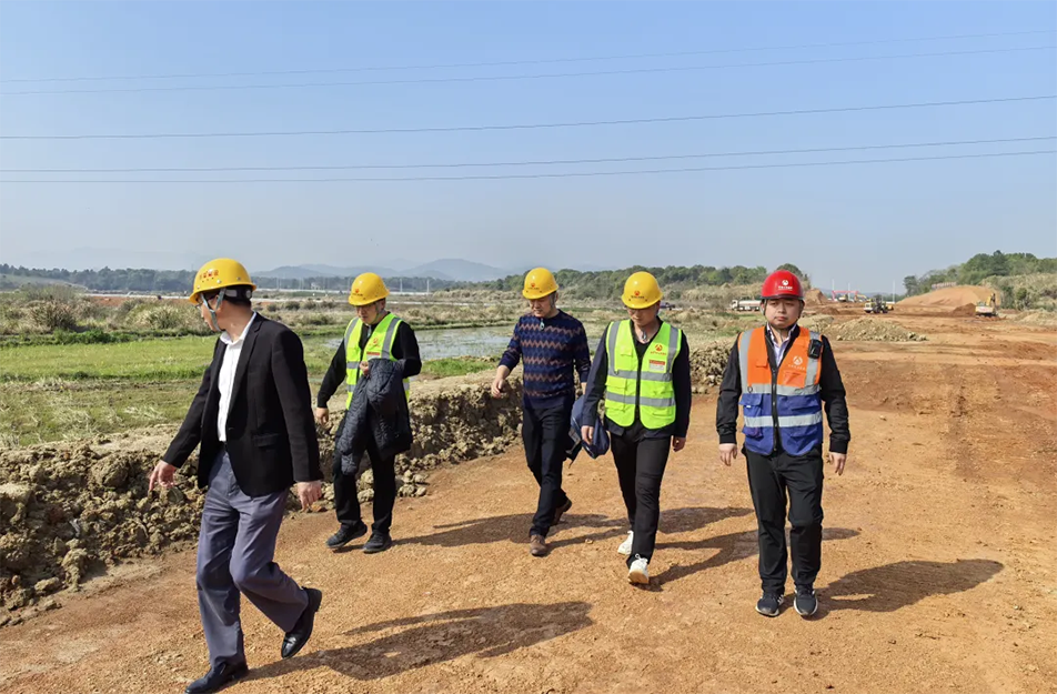 周天奇帶隊(duì)開展“五查五訪”監(jiān)督行動(dòng) 嚴(yán)查四風(fēng)問(wèn)題與安全生產(chǎn) 周天奇帶隊(duì)開展“五查五訪”監(jiān)督行動(dòng) 嚴(yán)查四風(fēng)問(wèn)題與安全生產(chǎn)